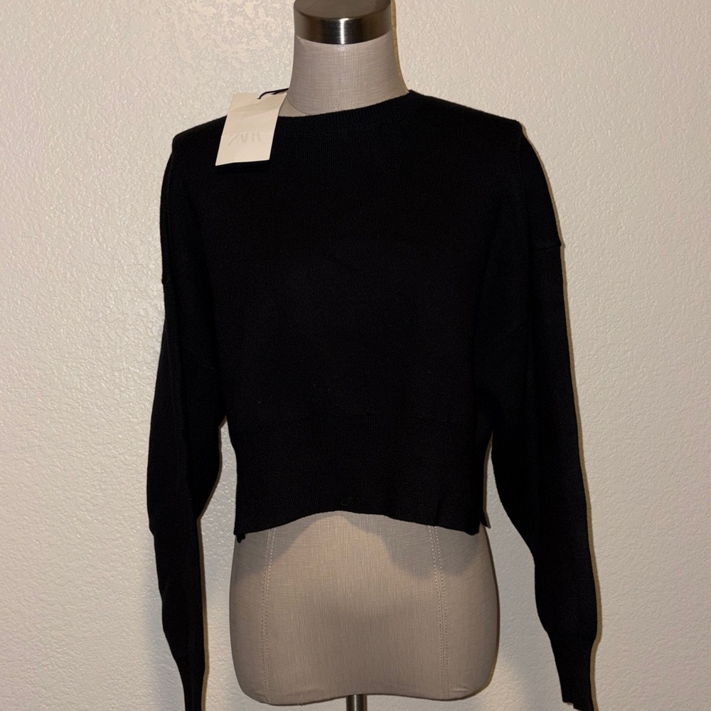 ZARA Black Crewneck Cropped Sweater